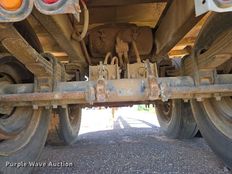 image for item EU3619 1994 Hilbilt 12-12 PUP CT end dump pup trailer