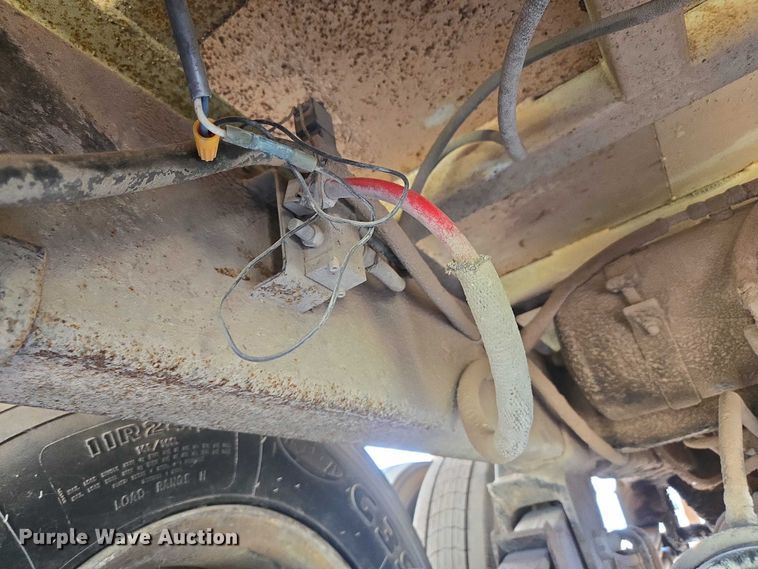 image for item EU3619 1994 Hilbilt 12-12 PUP CT end dump pup trailer