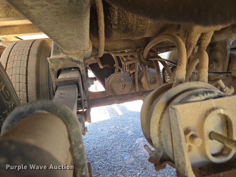 image for item EU3619 1994 Hilbilt 12-12 PUP CT end dump pup trailer