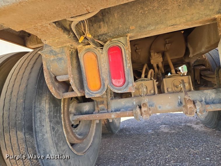 image for item EU3619 1994 Hilbilt 12-12 PUP CT end dump pup trailer