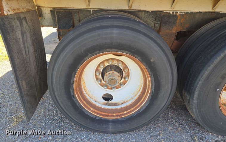 image for item EU3619 1994 Hilbilt 12-12 PUP CT end dump pup trailer