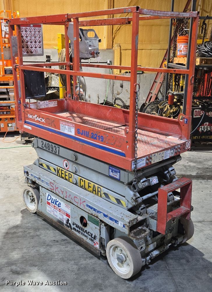 image for item EV1504 2005 SkyJack SJIII 3219 scissor lift
