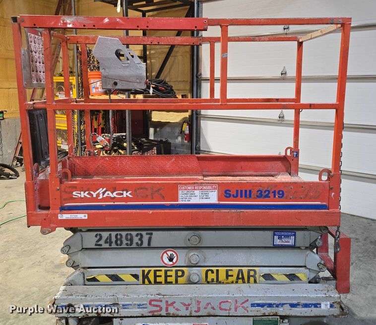 image for item EV1504 2005 SkyJack SJIII 3219 scissor lift