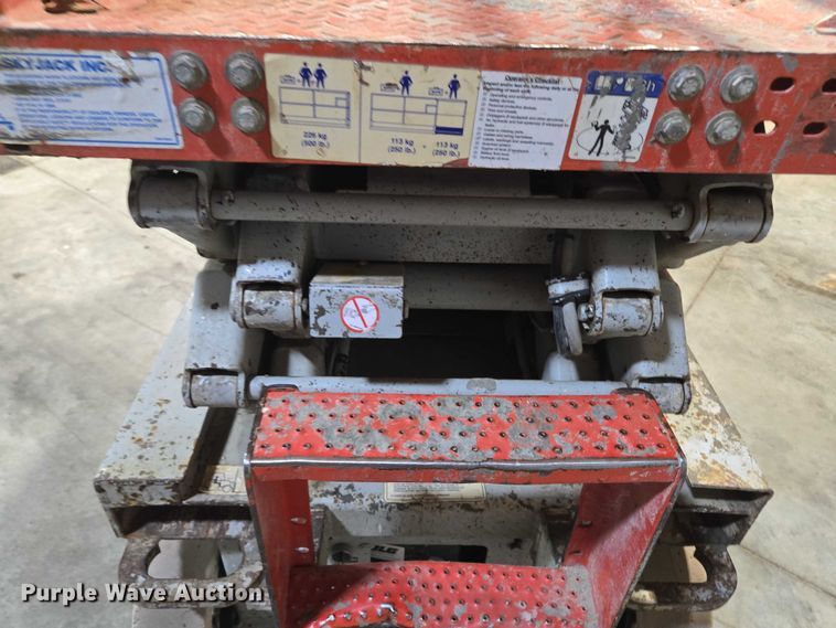 image for item EV1504 2005 SkyJack SJIII 3219 scissor lift
