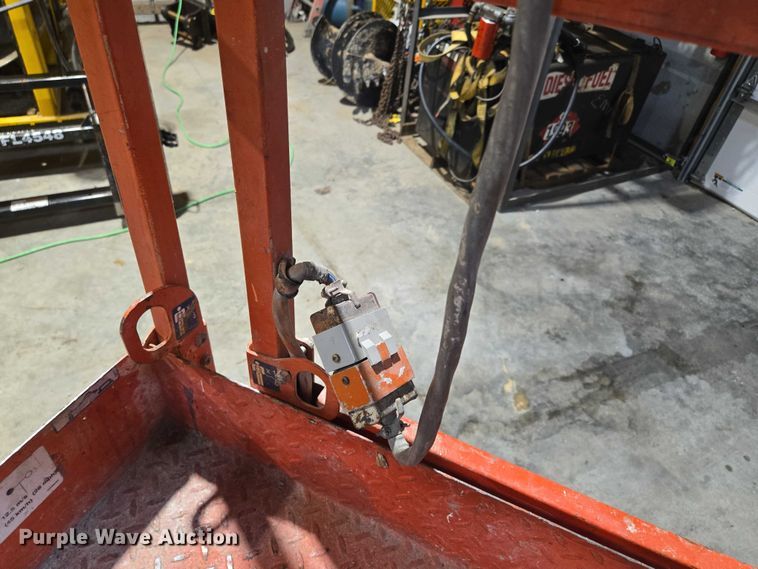 image for item EV1504 2005 SkyJack SJIII 3219 scissor lift