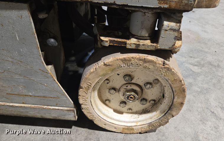 image for item EV1504 2005 SkyJack SJIII 3219 scissor lift