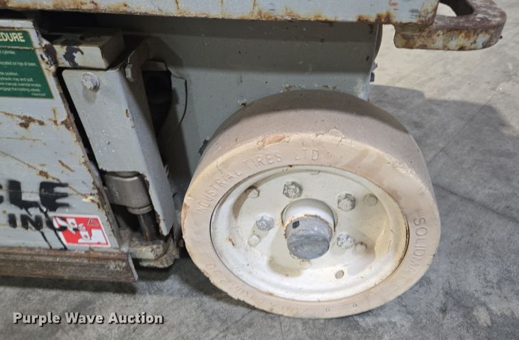 image for item EV1504 2005 SkyJack SJIII 3219 scissor lift