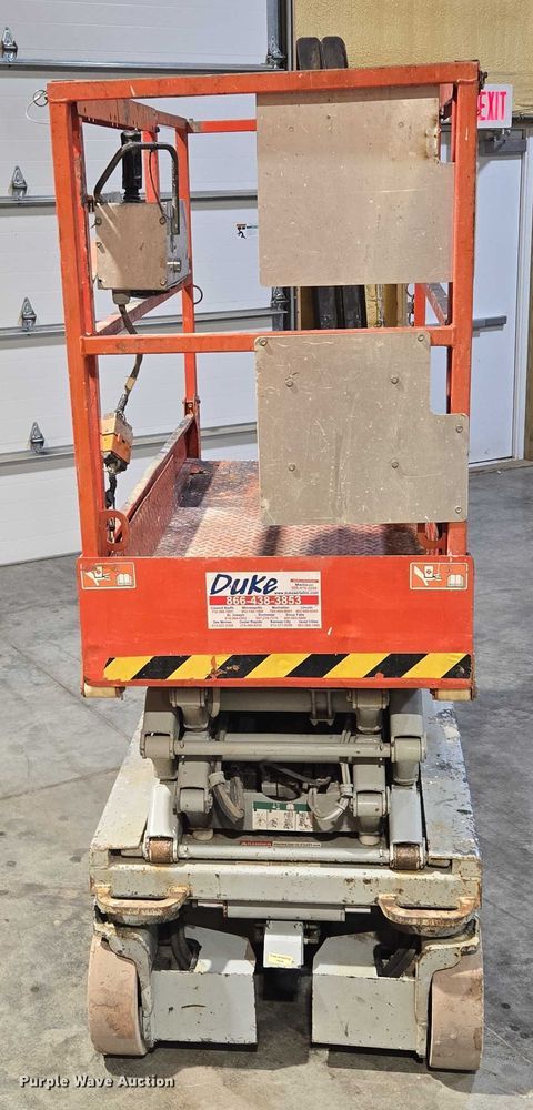 image for item EV1505 2005 SkyJack SJIII 3219 scissor lift