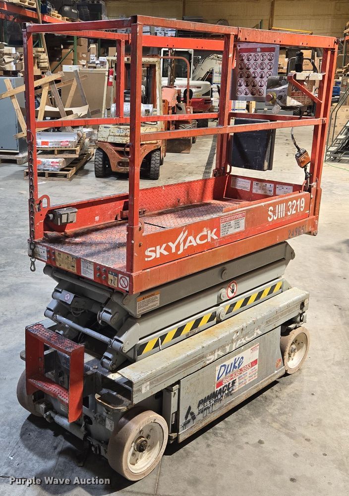 image for item EV1505 2005 SkyJack SJIII 3219 scissor lift