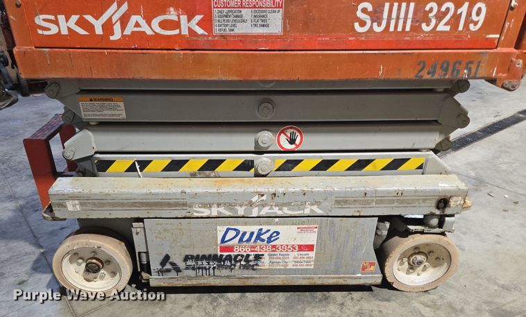 image for item EV1505 2005 SkyJack SJIII 3219 scissor lift