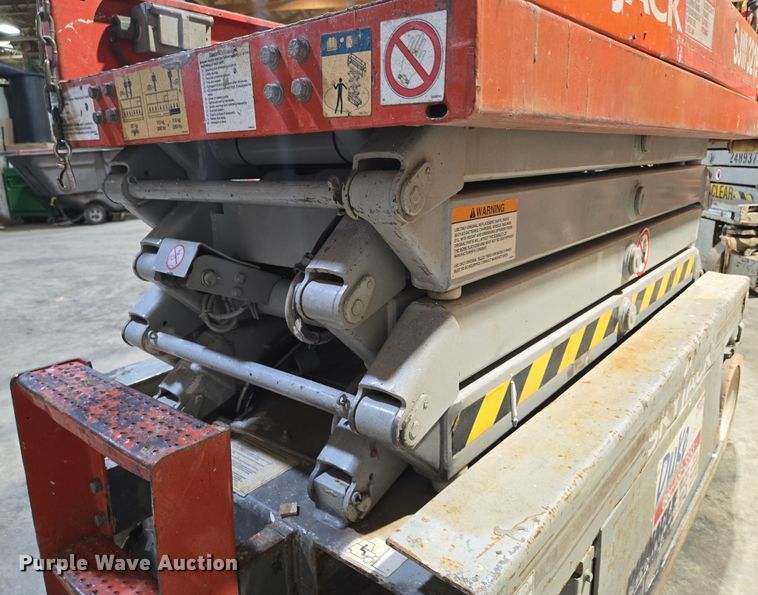 image for item EV1505 2005 SkyJack SJIII 3219 scissor lift