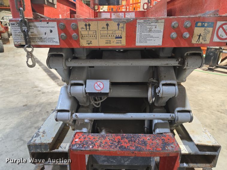 image for item EV1505 2005 SkyJack SJIII 3219 scissor lift