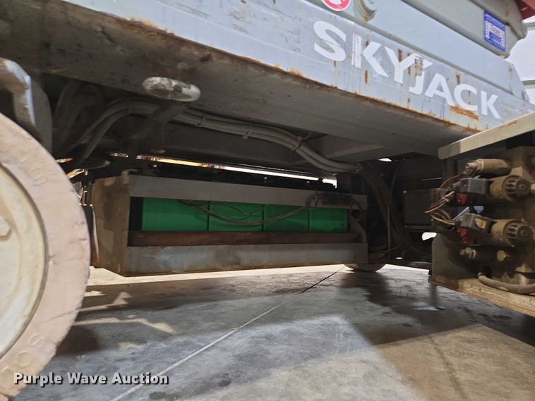 image for item EV1505 2005 SkyJack SJIII 3219 scissor lift