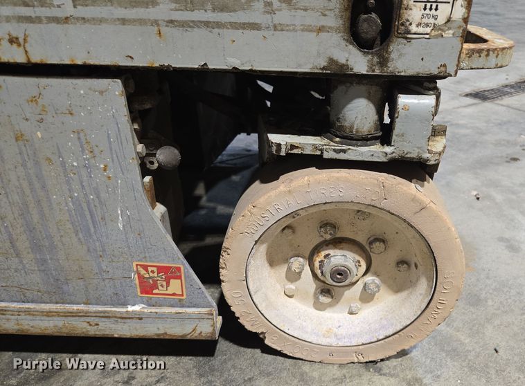 image for item EV1505 2005 SkyJack SJIII 3219 scissor lift