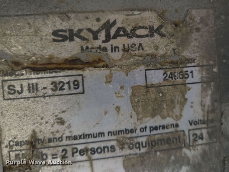 image for item EV1505 2005 SkyJack SJIII 3219 scissor lift