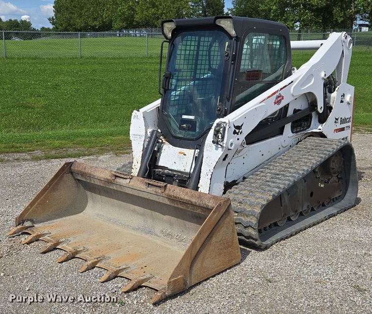 MINI CARGADOR SOBRE ORUGAS BOBCAT T770