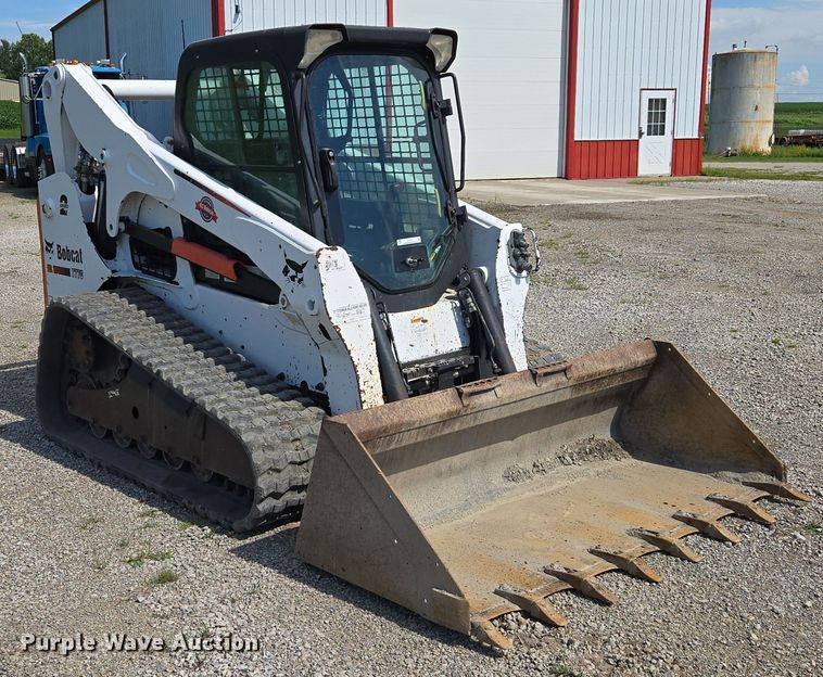 MINI CARGADOR SOBRE ORUGAS BOBCAT T770
