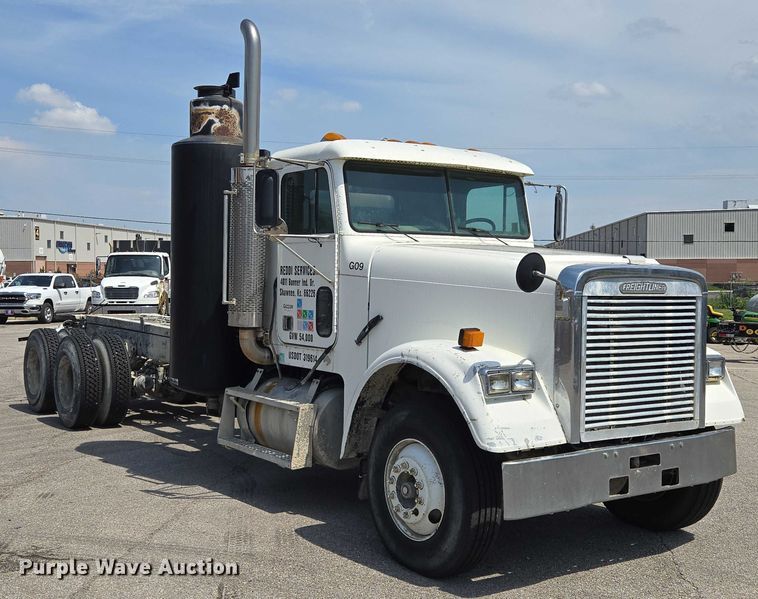 image for item EV1553 1996 Freightliner vacuum truck