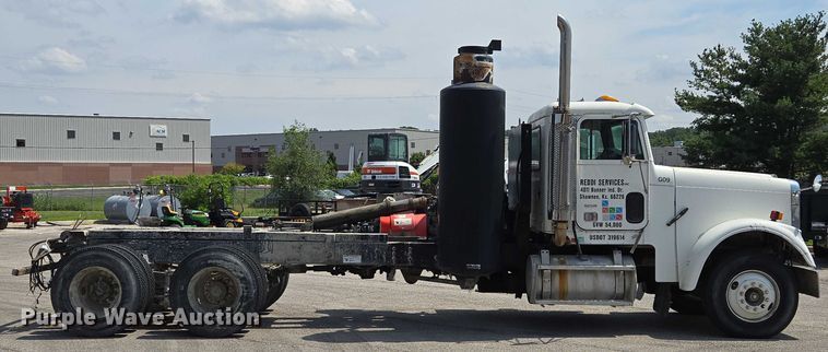 image for item EV1553 1996 Freightliner vacuum truck