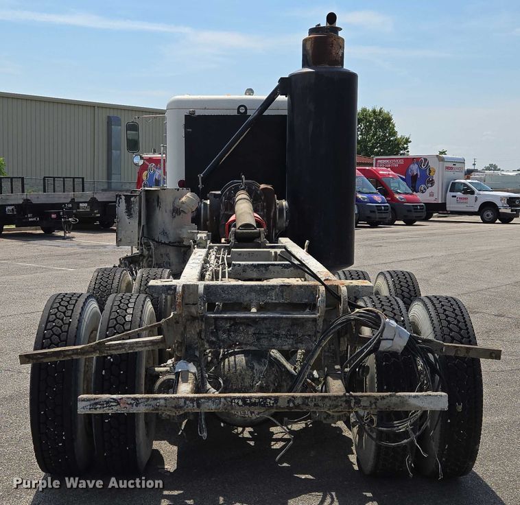 image for item EV1553 1996 Freightliner vacuum truck