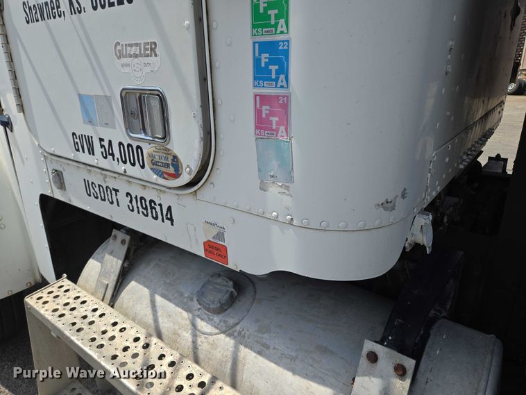 image for item EV1553 1996 Freightliner vacuum truck