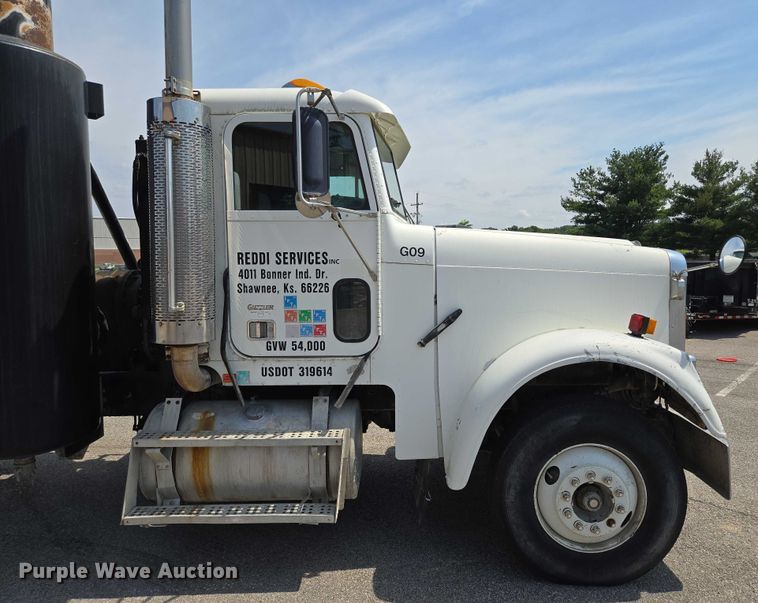 image for item EV1553 1996 Freightliner vacuum truck