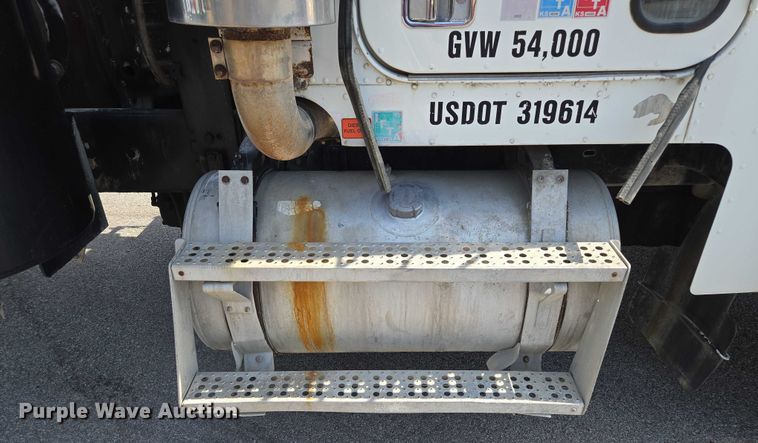 image for item EV1553 1996 Freightliner vacuum truck