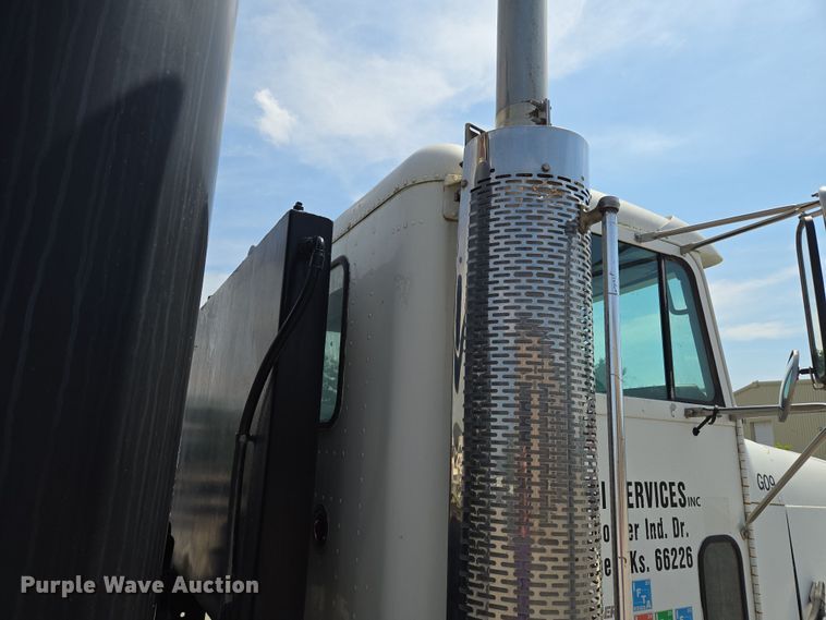 image for item EV1553 1996 Freightliner vacuum truck