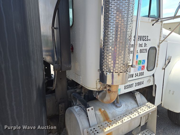 image for item EV1553 1996 Freightliner vacuum truck