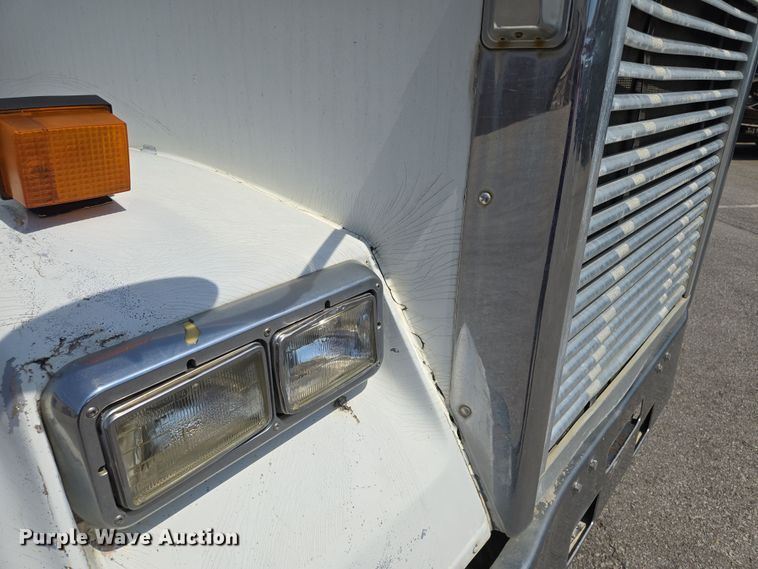 image for item EV1553 1996 Freightliner vacuum truck