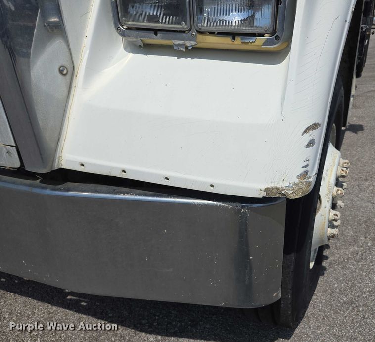 image for item EV1553 1996 Freightliner vacuum truck