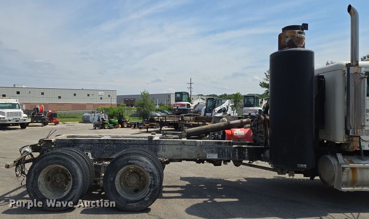 image for item EV1553 1996 Freightliner vacuum truck