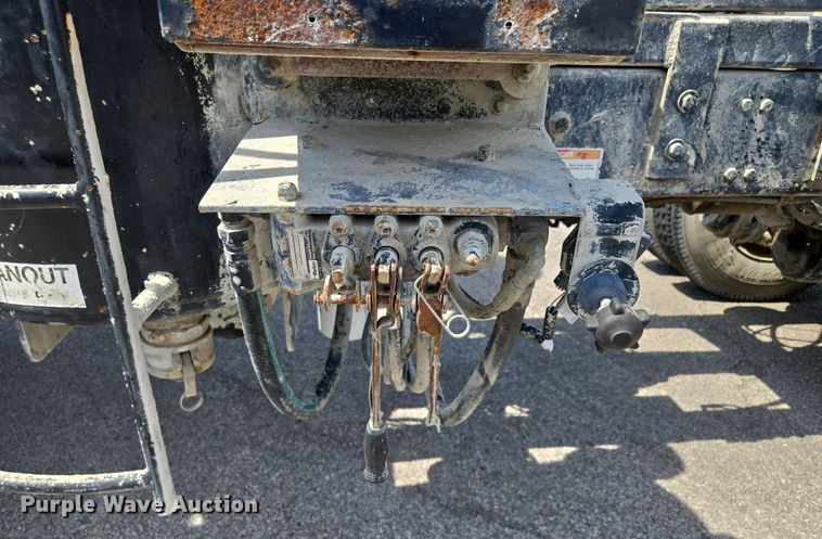 image for item EV1553 1996 Freightliner vacuum truck