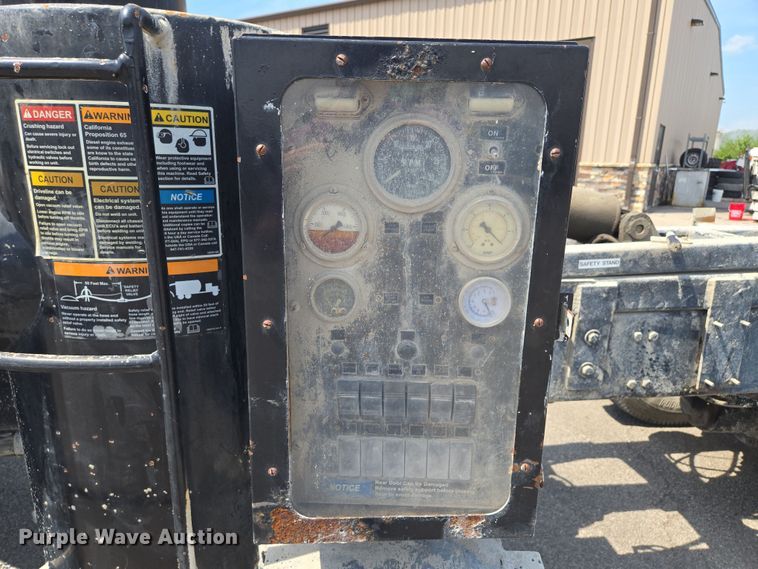 image for item EV1553 1996 Freightliner vacuum truck