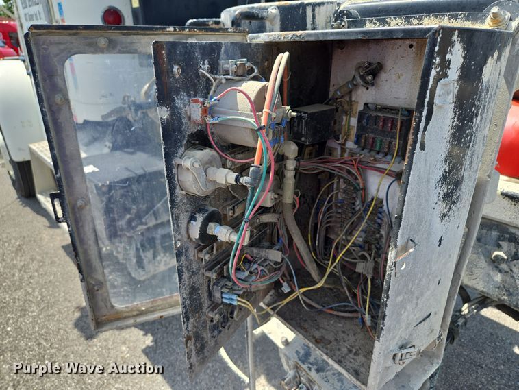 image for item EV1553 1996 Freightliner vacuum truck