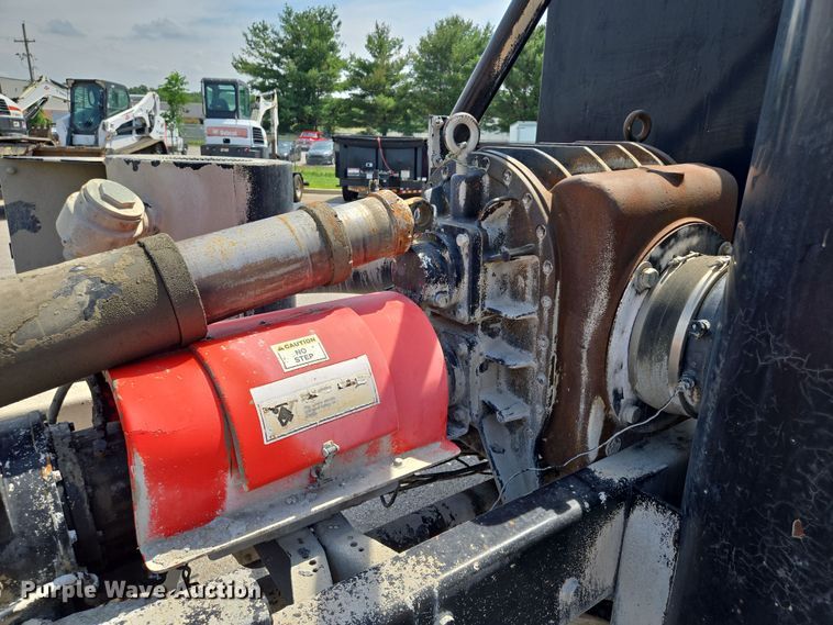 image for item EV1553 1996 Freightliner vacuum truck