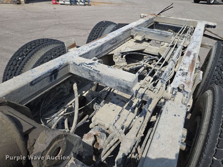 image for item EV1553 1996 Freightliner vacuum truck