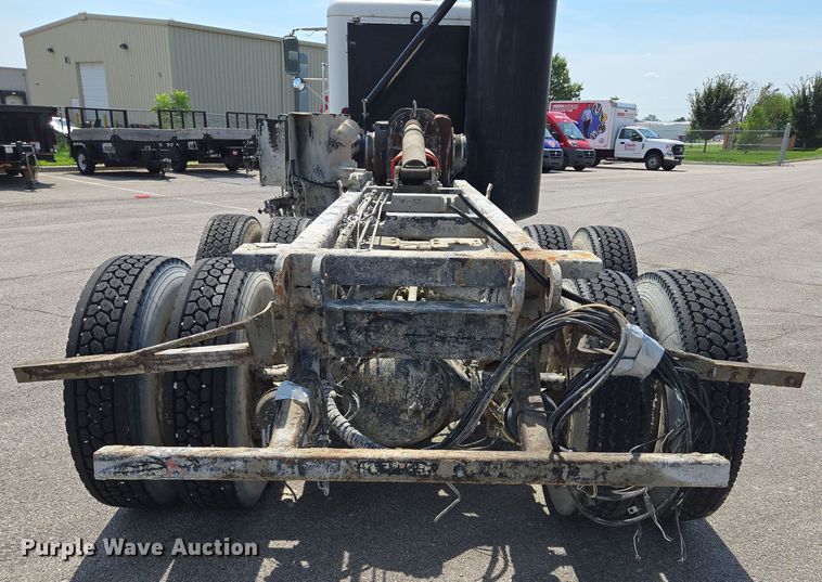 image for item EV1553 1996 Freightliner vacuum truck