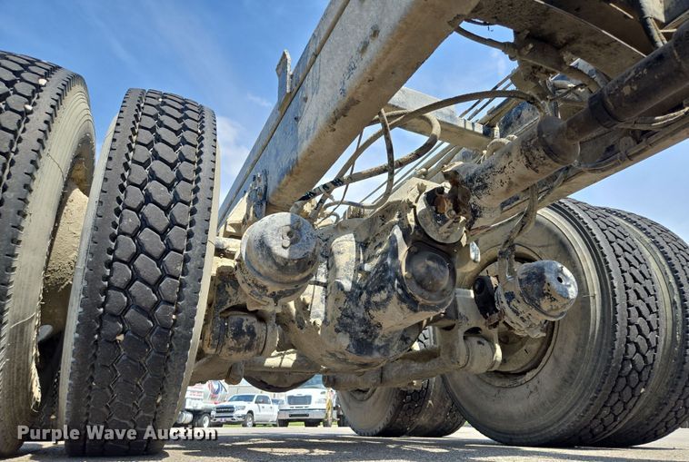 image for item EV1553 1996 Freightliner vacuum truck