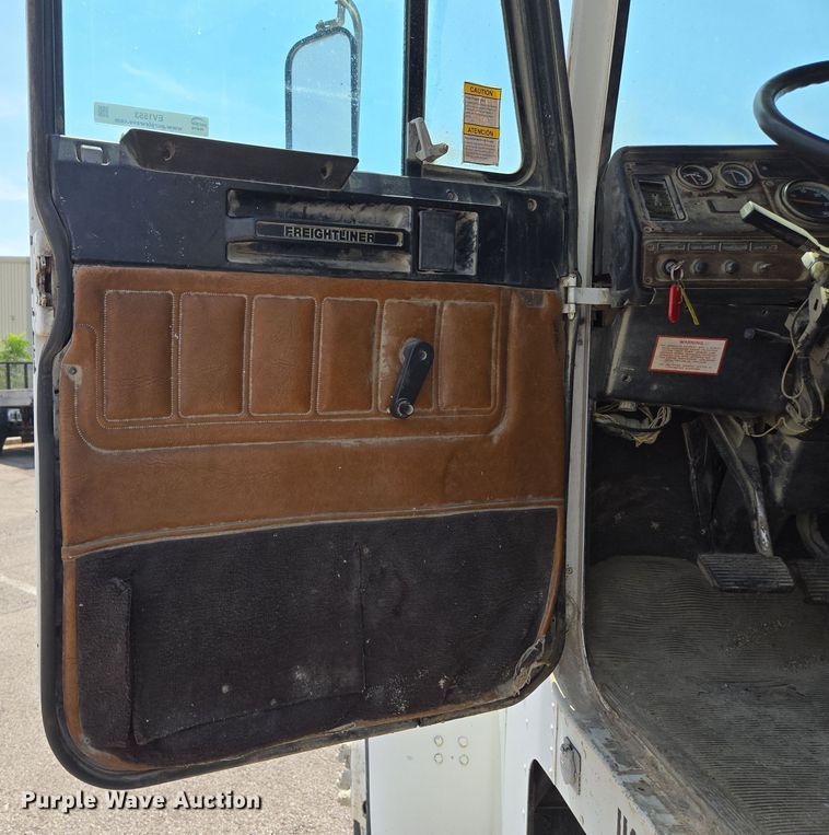 image for item EV1553 1996 Freightliner vacuum truck
