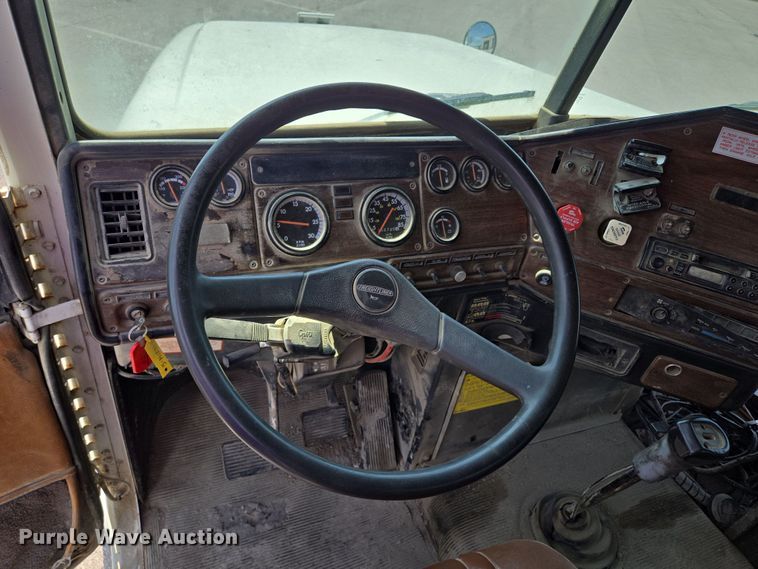 image for item EV1553 1996 Freightliner vacuum truck