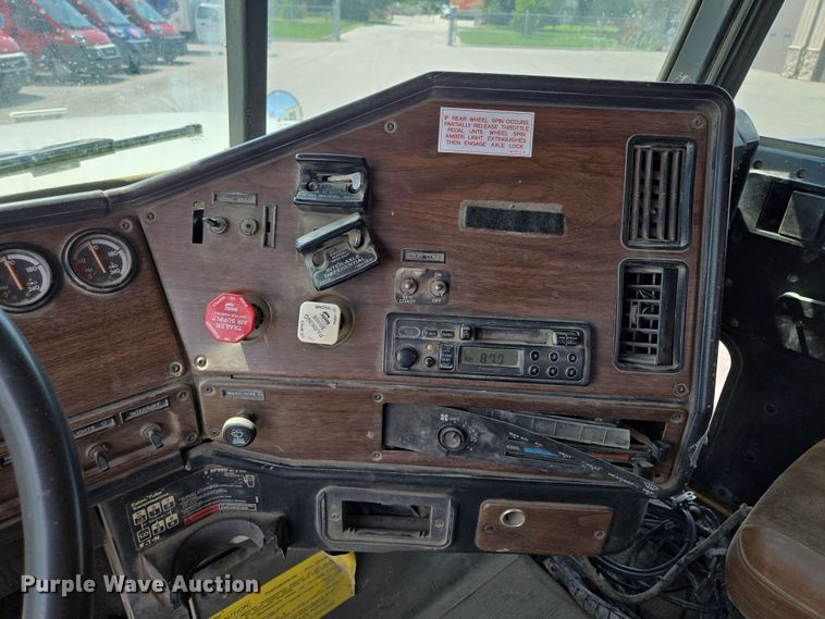 image for item EV1553 1996 Freightliner vacuum truck