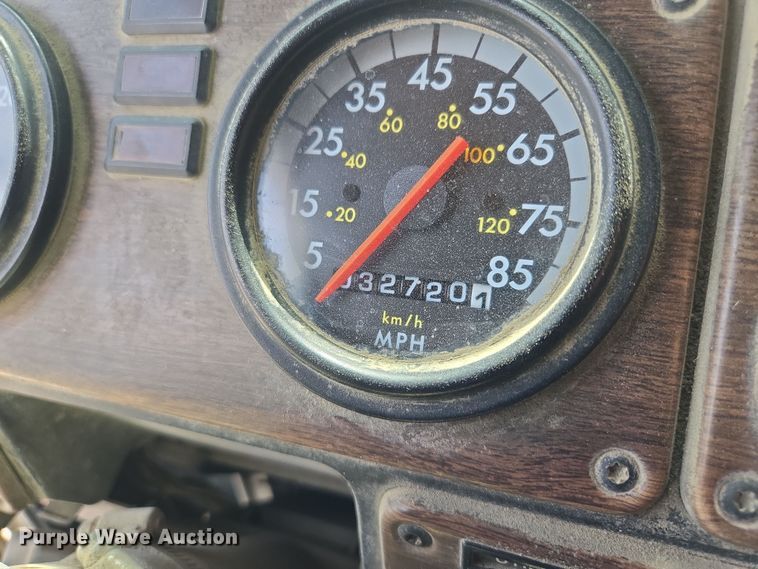 image for item EV1553 1996 Freightliner vacuum truck