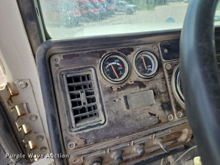 image for item EV1553 1996 Freightliner vacuum truck