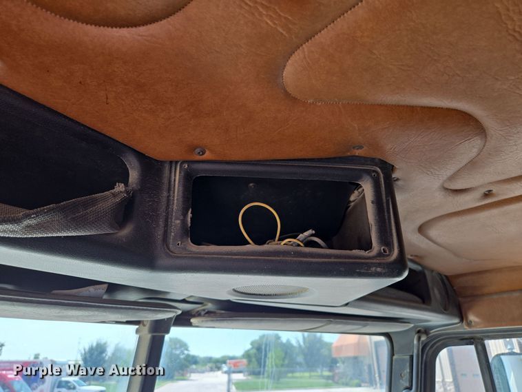 image for item EV1553 1996 Freightliner vacuum truck