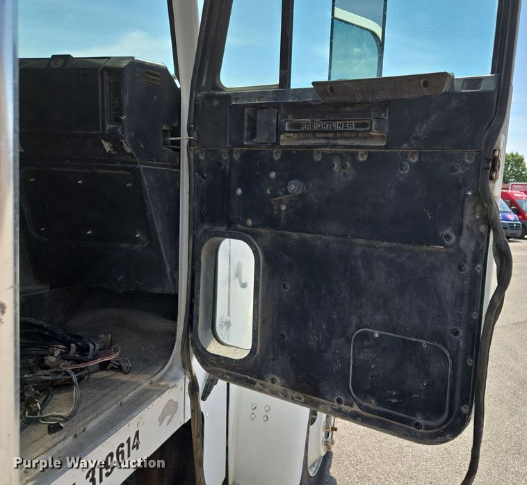 image for item EV1553 1996 Freightliner vacuum truck