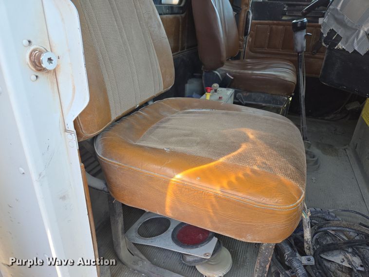 image for item EV1553 1996 Freightliner vacuum truck