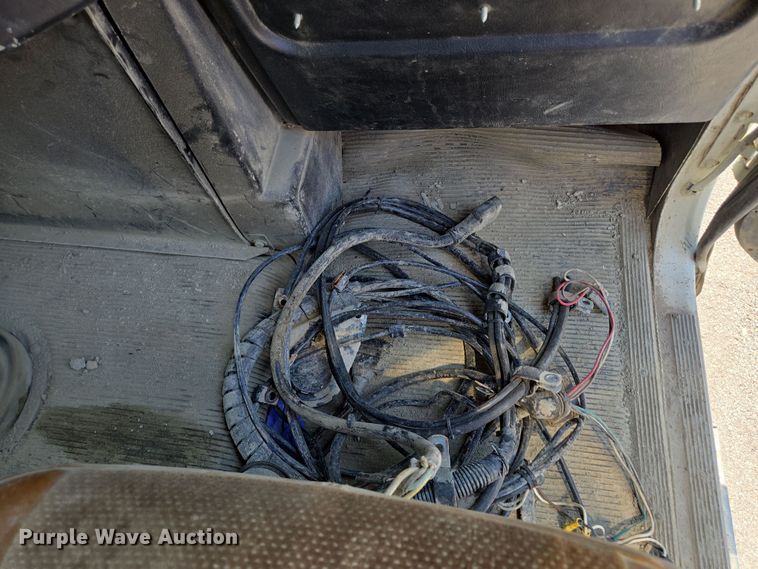 image for item EV1553 1996 Freightliner vacuum truck