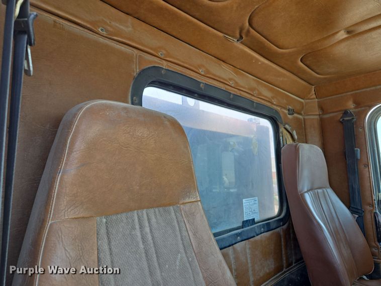 image for item EV1553 1996 Freightliner vacuum truck