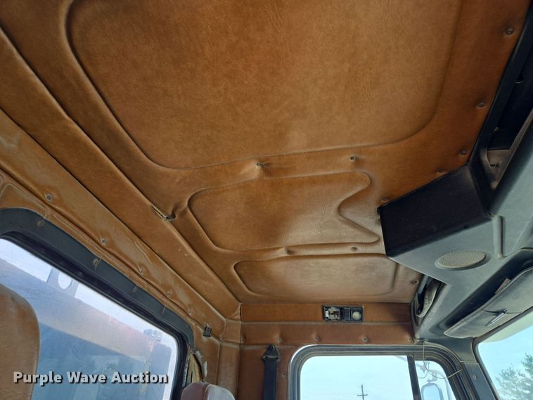 image for item EV1553 1996 Freightliner vacuum truck